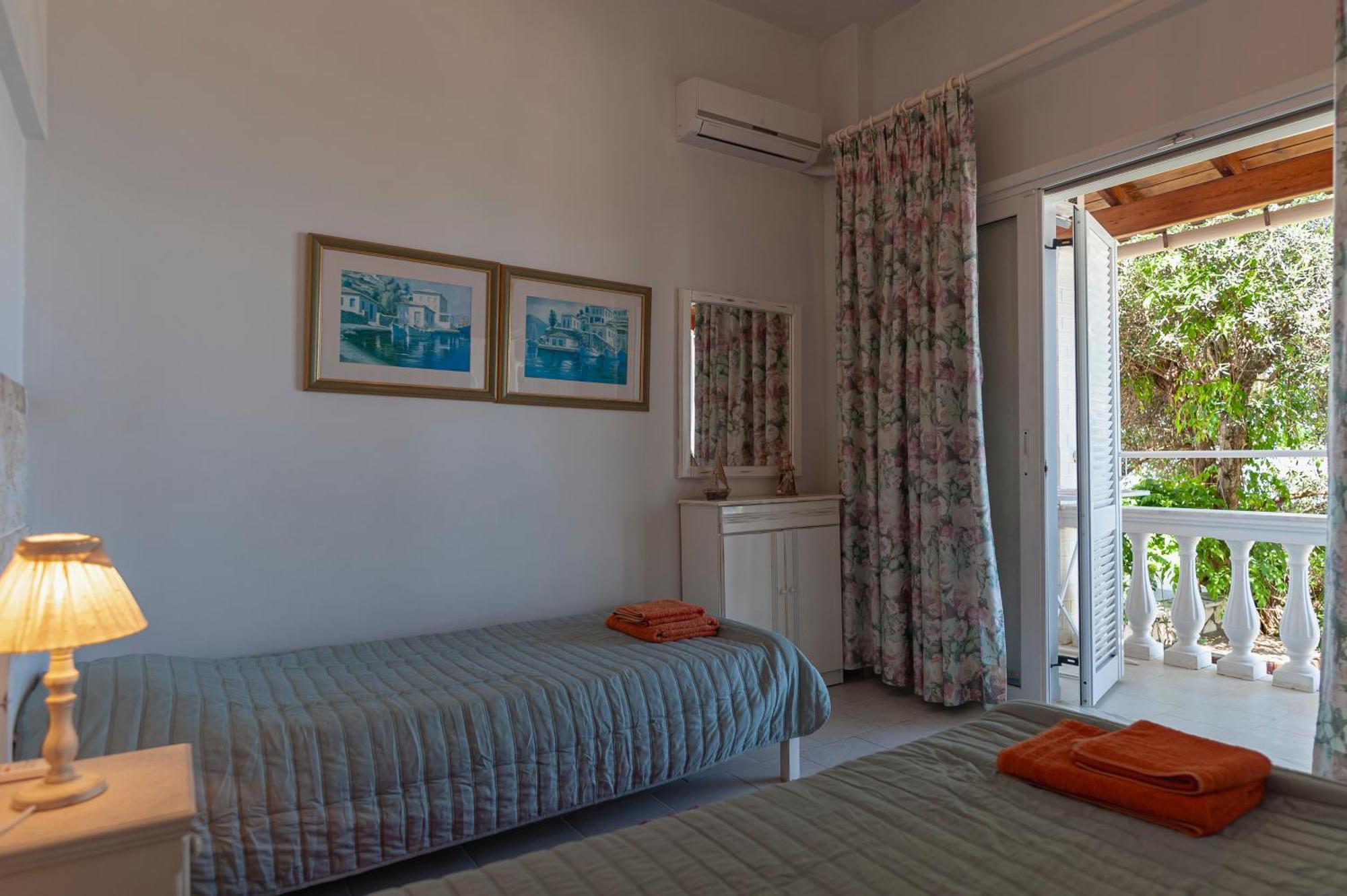 Anna Apartments Boukari Mpoukaris Esterno foto